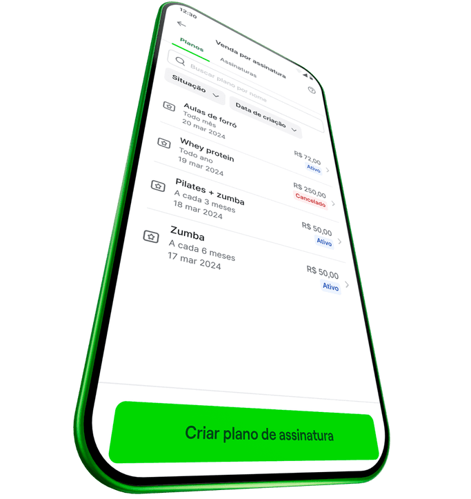 Venda feita pelo TapStone em um evento. Na esquerda, uma mulher de verde segurando o celular com TapStone e na direita, outra mulher segurando um cartão Stone para efetuar o pagamento.