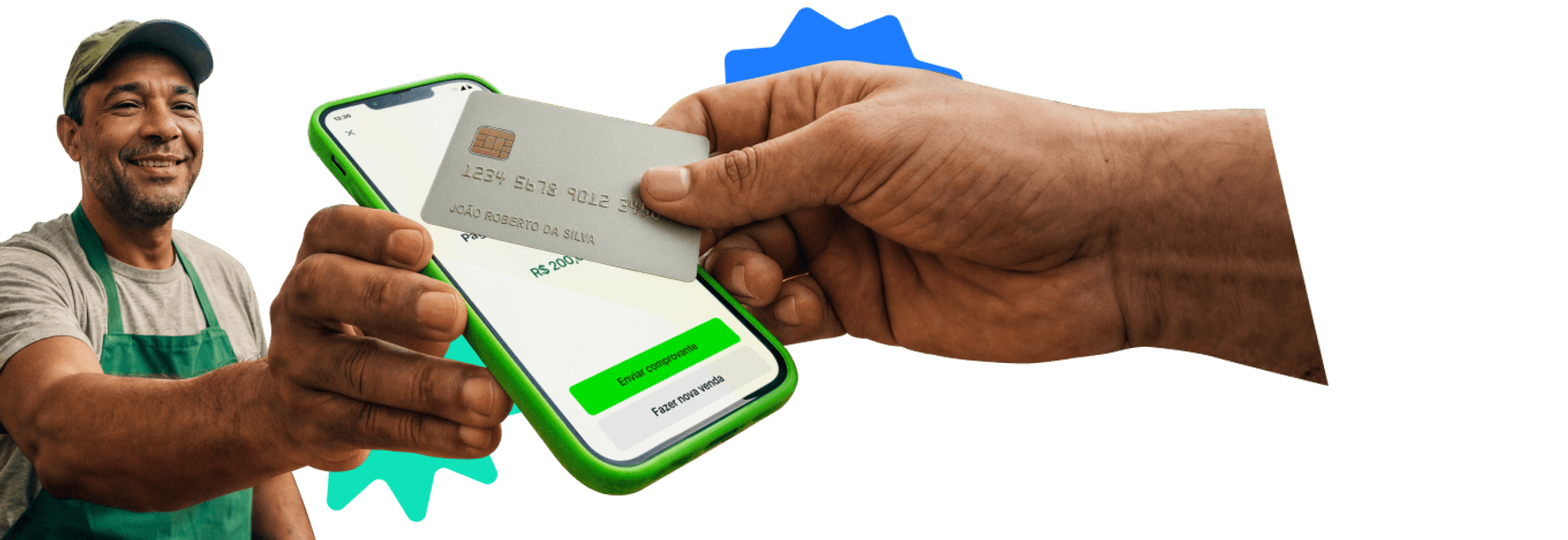 Vendedor mostrando o celular com o app Ton recebendo pagamento por aproximação no cartão