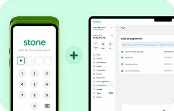 Um senhor em uma padaria mexe na Lista de Pagamento na Conta Stone pelo computador. À frente, uma maquininha da Stone e ao fundo um expositor com salgados.