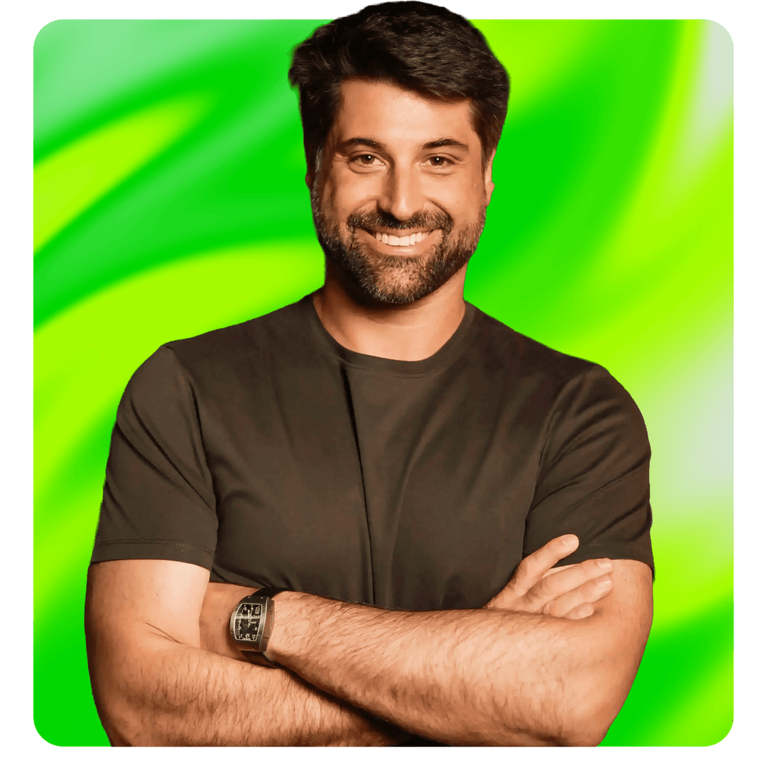 influenciador segurando cartão stone